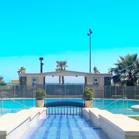 Lägenhet Seafront 2 Balconies Pool & Views