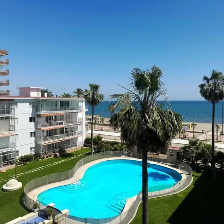 Seafront 2 Balconies Pool & Views Lägenhet *