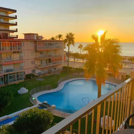 Seafront 2 Balconies Pool & Views *